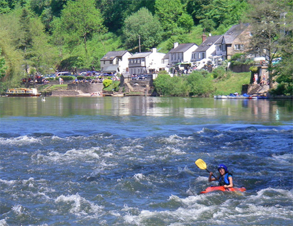  on white water with Regents Canoe Club - Canoe London : Canoe London